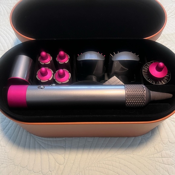 Dyson Airwrap Styler with Pink and Black Attachments - Picture 5 of 7